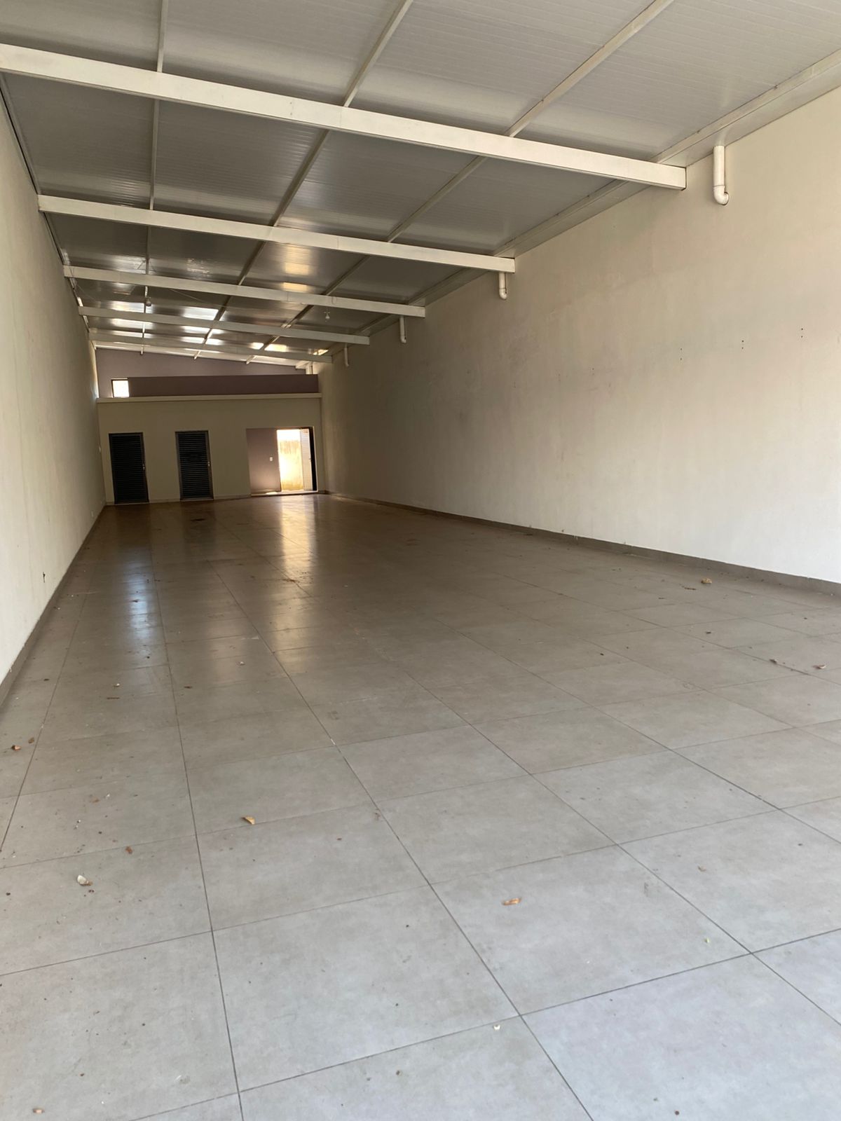 8 - SALÃO COMERCIAL (sala ll) - Centro Panorama